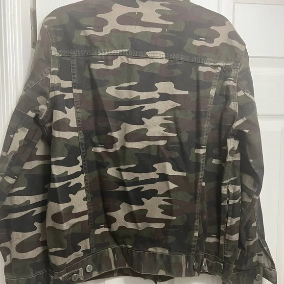 Preowned| Pilcro Camouflage Button-Up Jean Jacket | SZ L - Picture 2 of 3